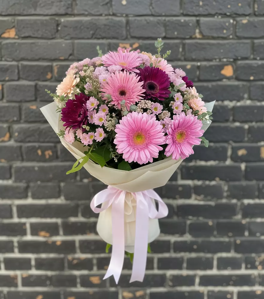 Букет цветов из: Герберы и Хризантемы в Хандыге