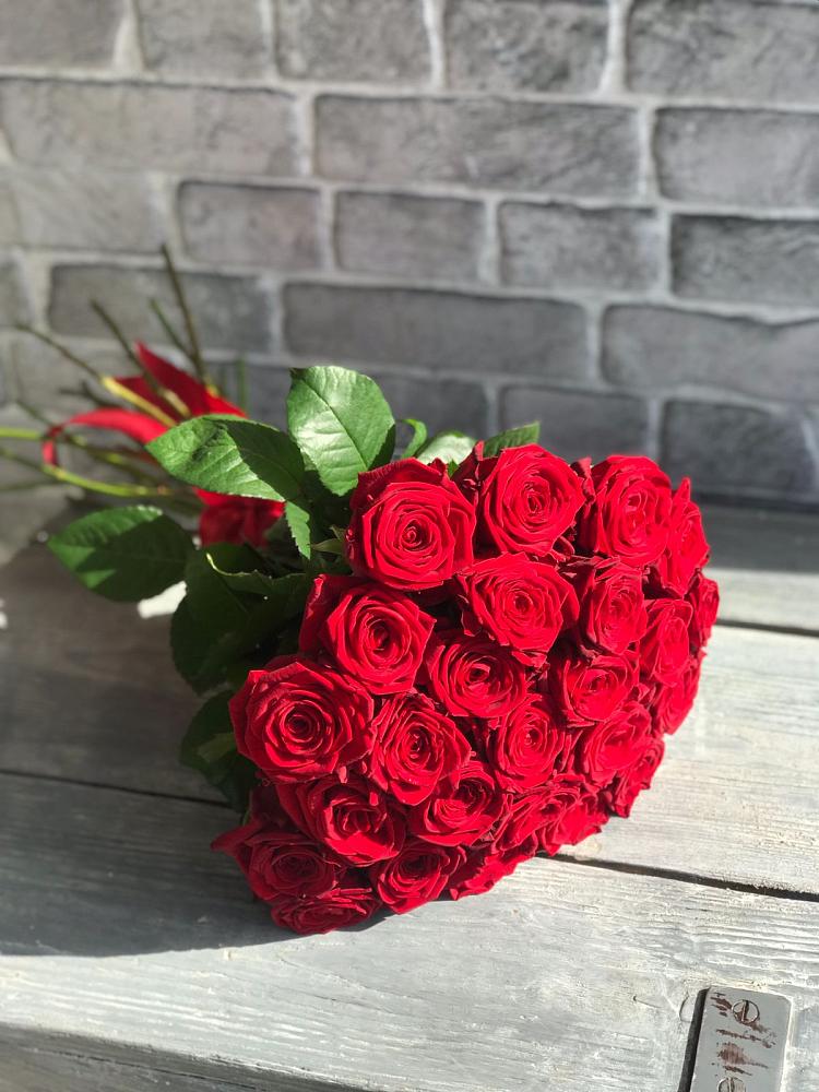 Букет Красные розы Фридом в Хандыге