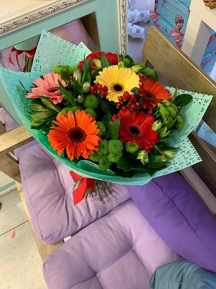 Букет цветов из: Герберы, Хризантемы и Альстромерии в Хандыге