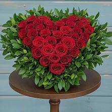 Цветочная композиция из Розы в виде сердца в Хандыге