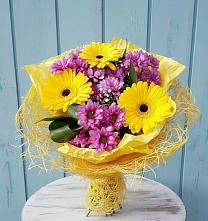 Букет цветов из:  Хризантемы и Герберы в Хандыге