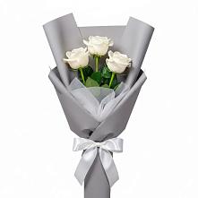 Букет 3 белые розы в Хандыге