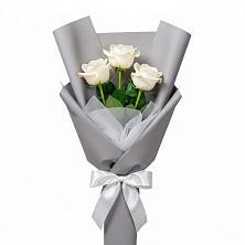 Букет 3 белые розы в Хандыге