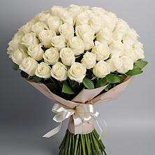 Букет 101 беля роза Белоснежка в Хандыге