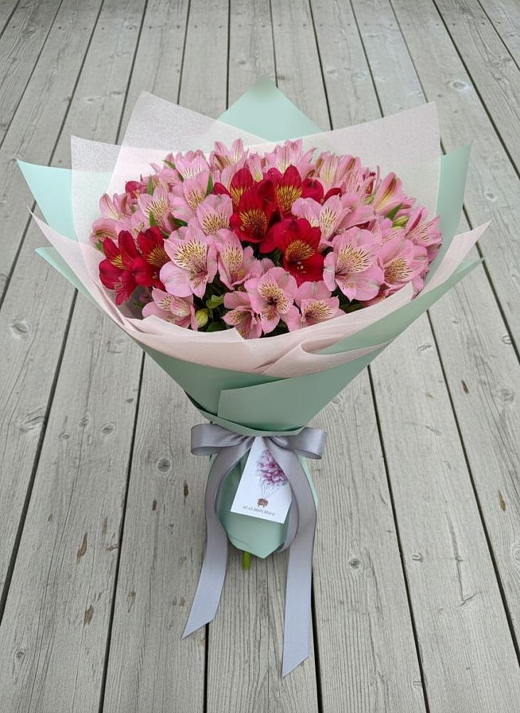 Букет цветов из: Альстромерии в Хандыге