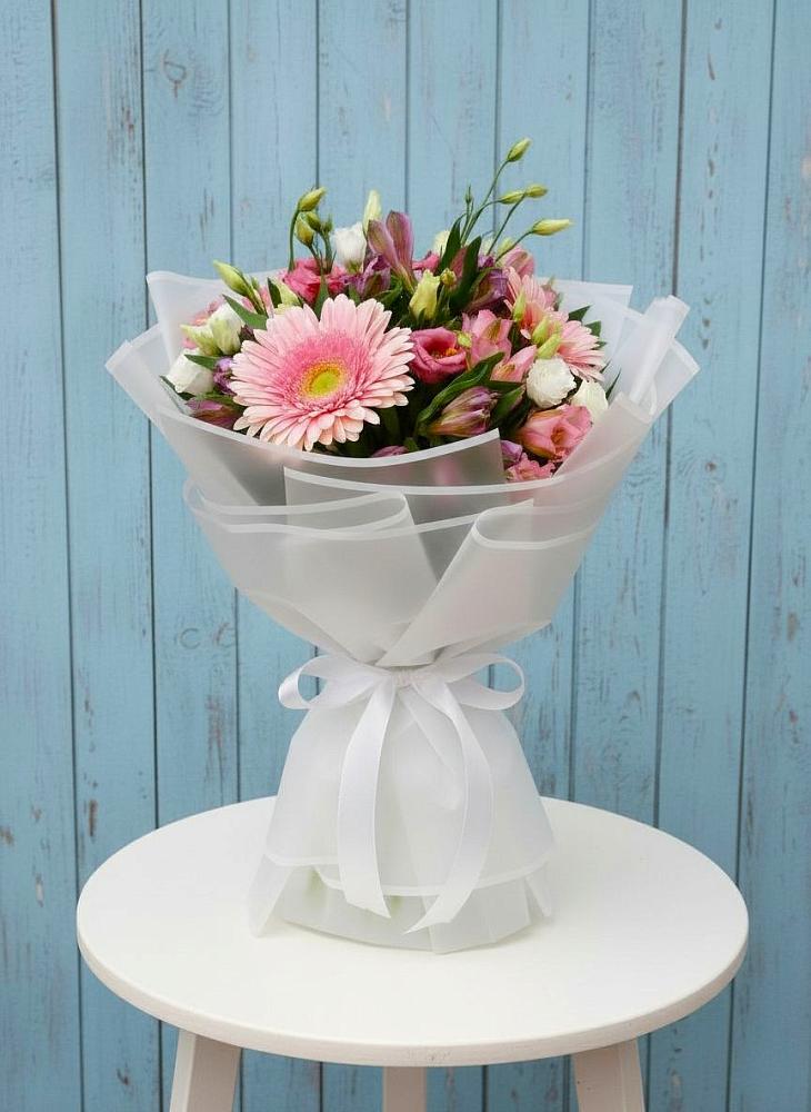 Букет цветов из: Герберы, Альстромерии и Лизиантусы в Хандыге