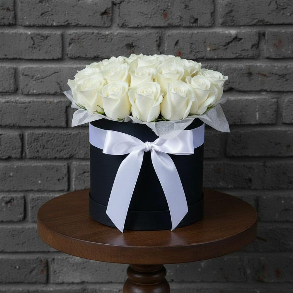 Цветочная композиция из Розы в шляпной коробке в Хандыге