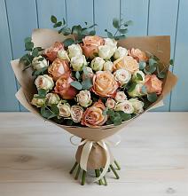 Букет цветов из:  Альстромерии и Розы в Хандыге