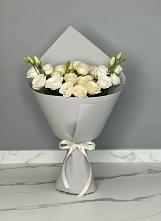 Букет цветов из:  Розы и Лизиантусы в Хандыге